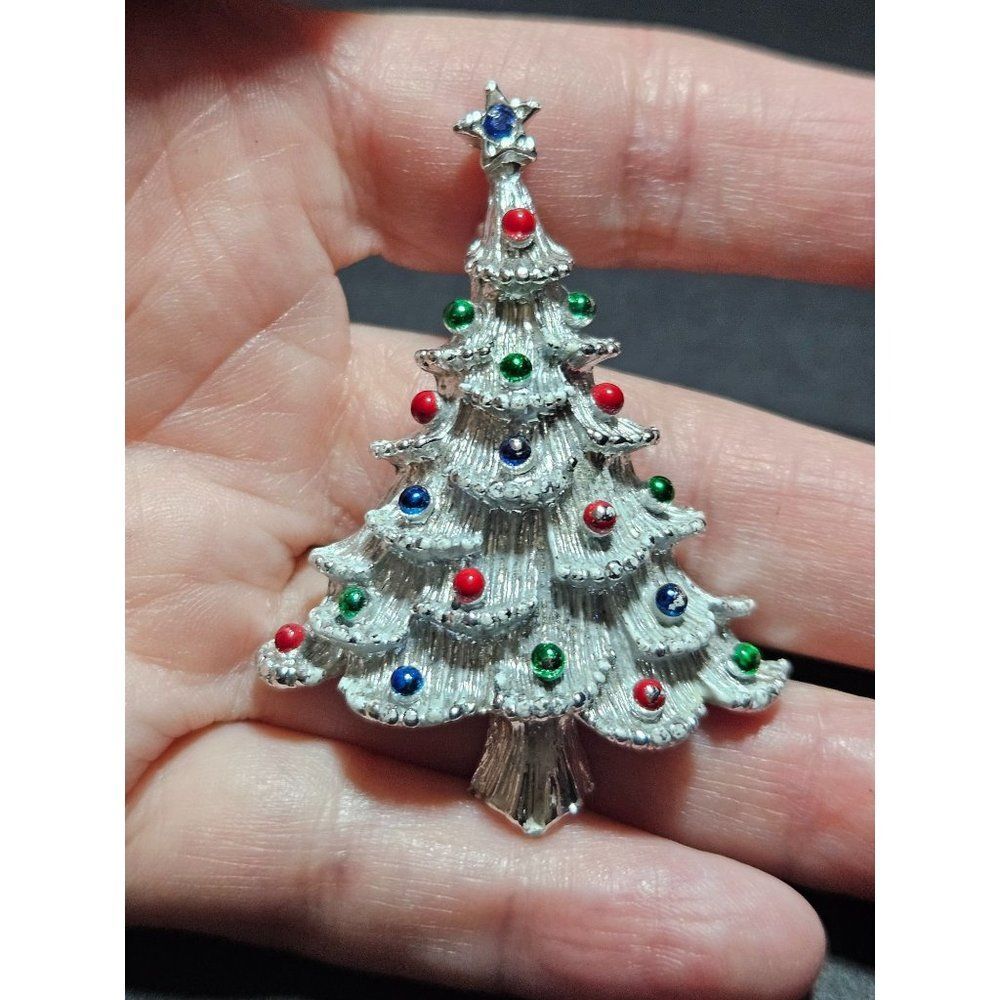 Gerry's silver tone Christmas tree brooch